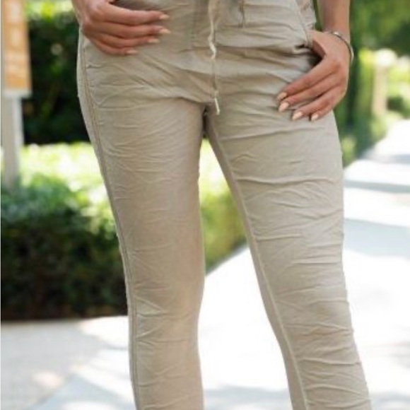 NWT Venti6 super stretchy, comfortable tan jogger pants with rhinestone ribbon. - Picture 4 of 4